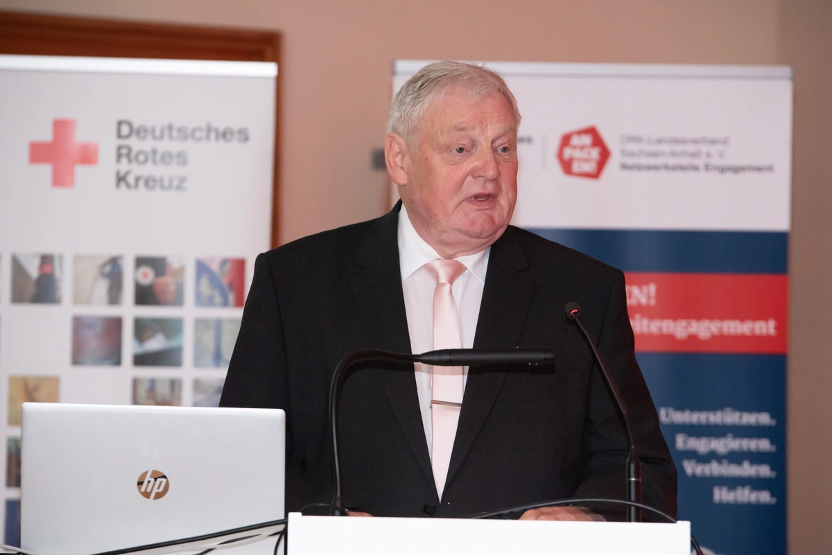 Grußworte des DRK Präsidenten Roland Halang