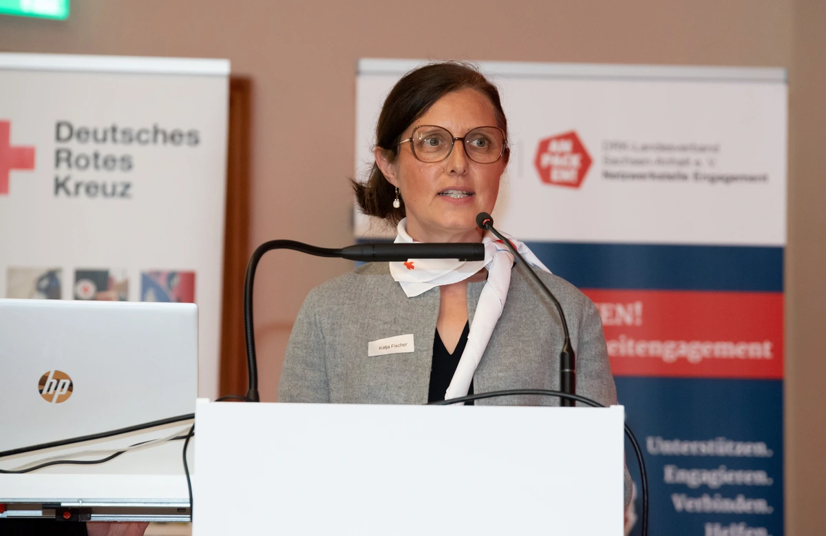Grußwort Katja Fischer - Vertreterin des DRK Landesgeschäftsführers und Betriebsteilleiterin Freiwilligendienste